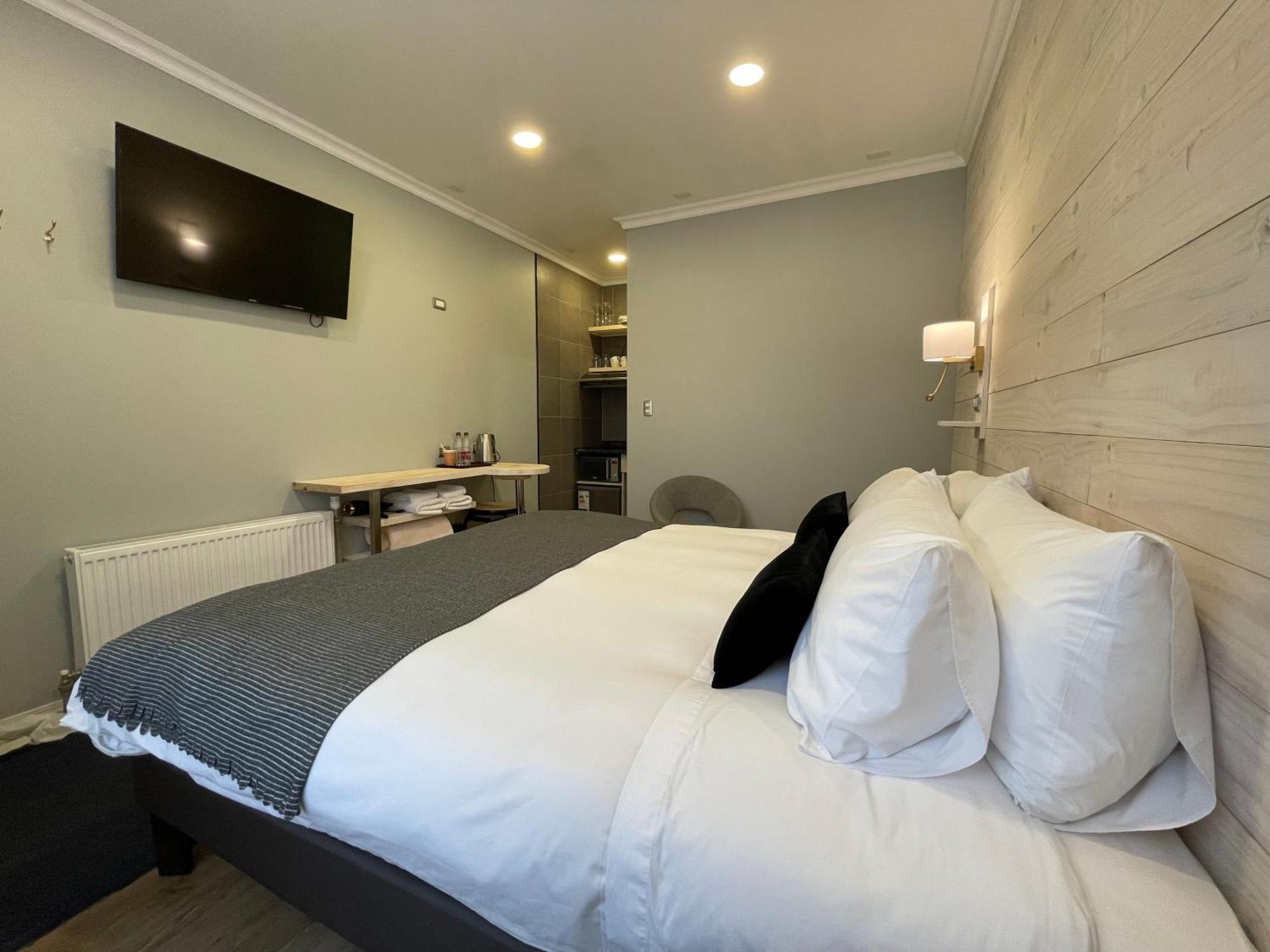 Hostal Boutique Puerta Roja Punta Arenas Buitenkant foto