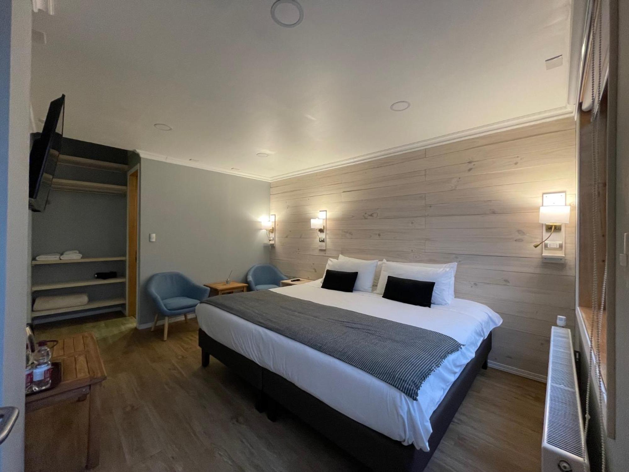 Hostal Boutique Puerta Roja Punta Arenas Buitenkant foto