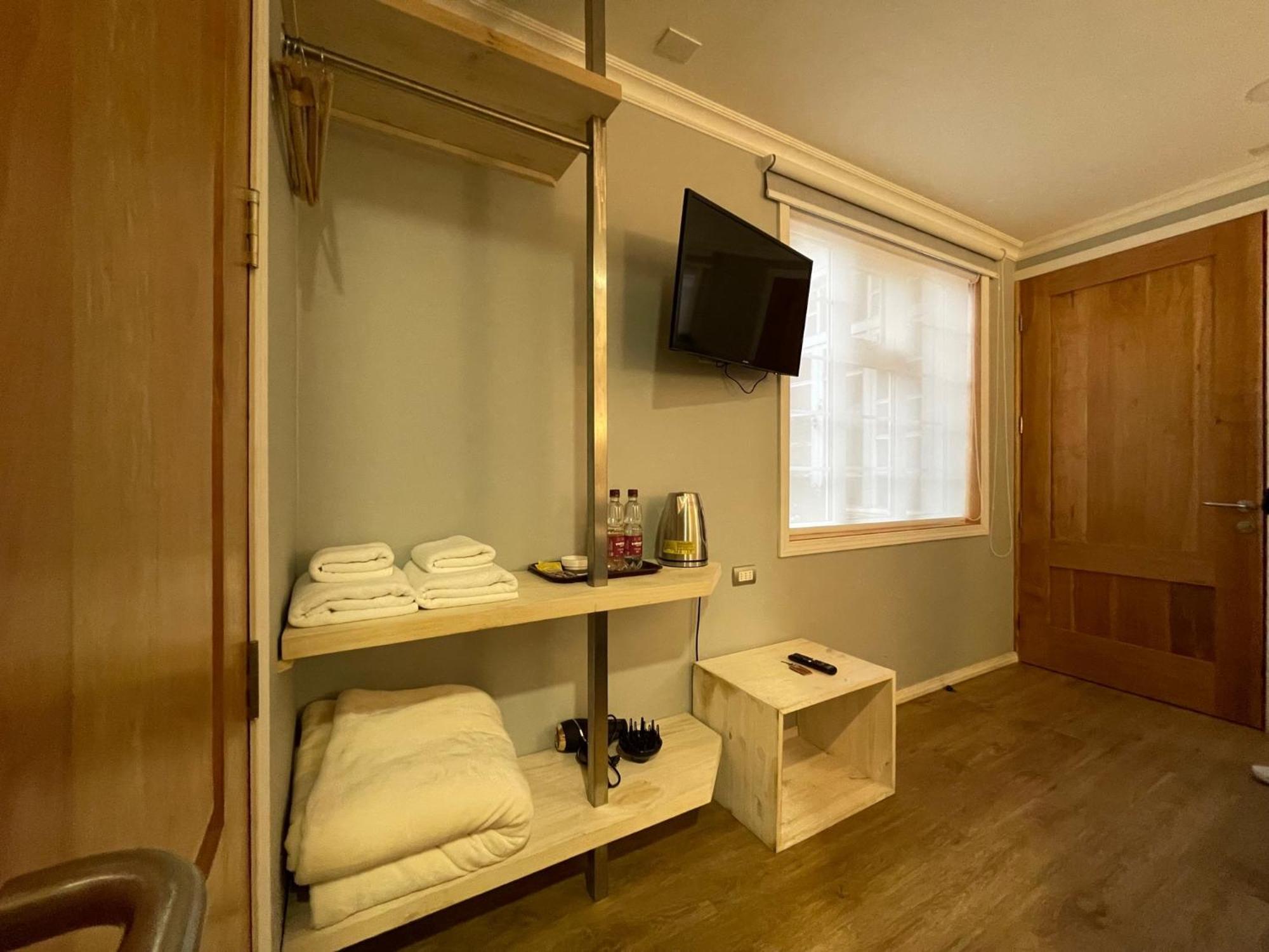 Hostal Boutique Puerta Roja Punta Arenas Buitenkant foto