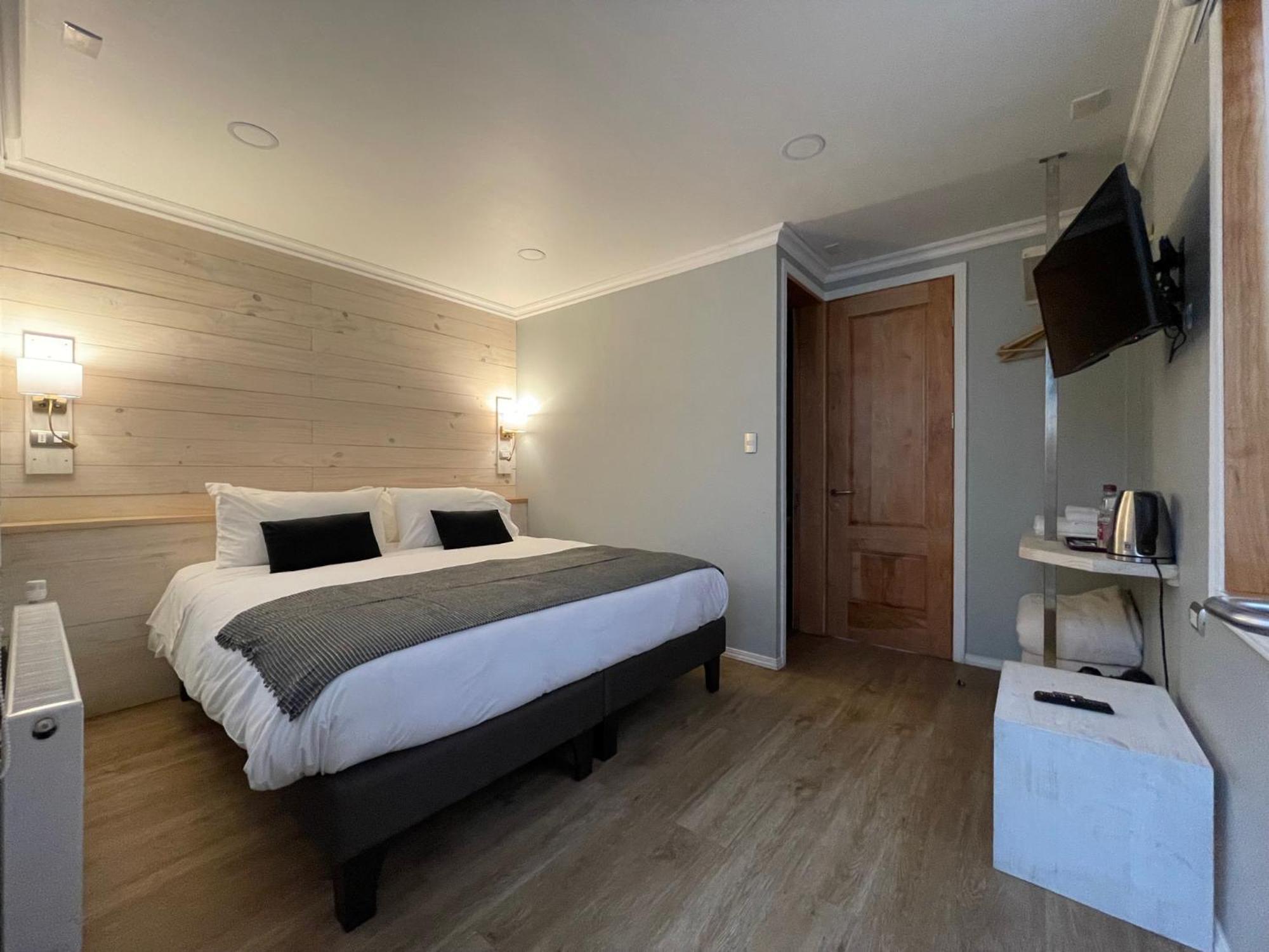 Hostal Boutique Puerta Roja Punta Arenas Buitenkant foto